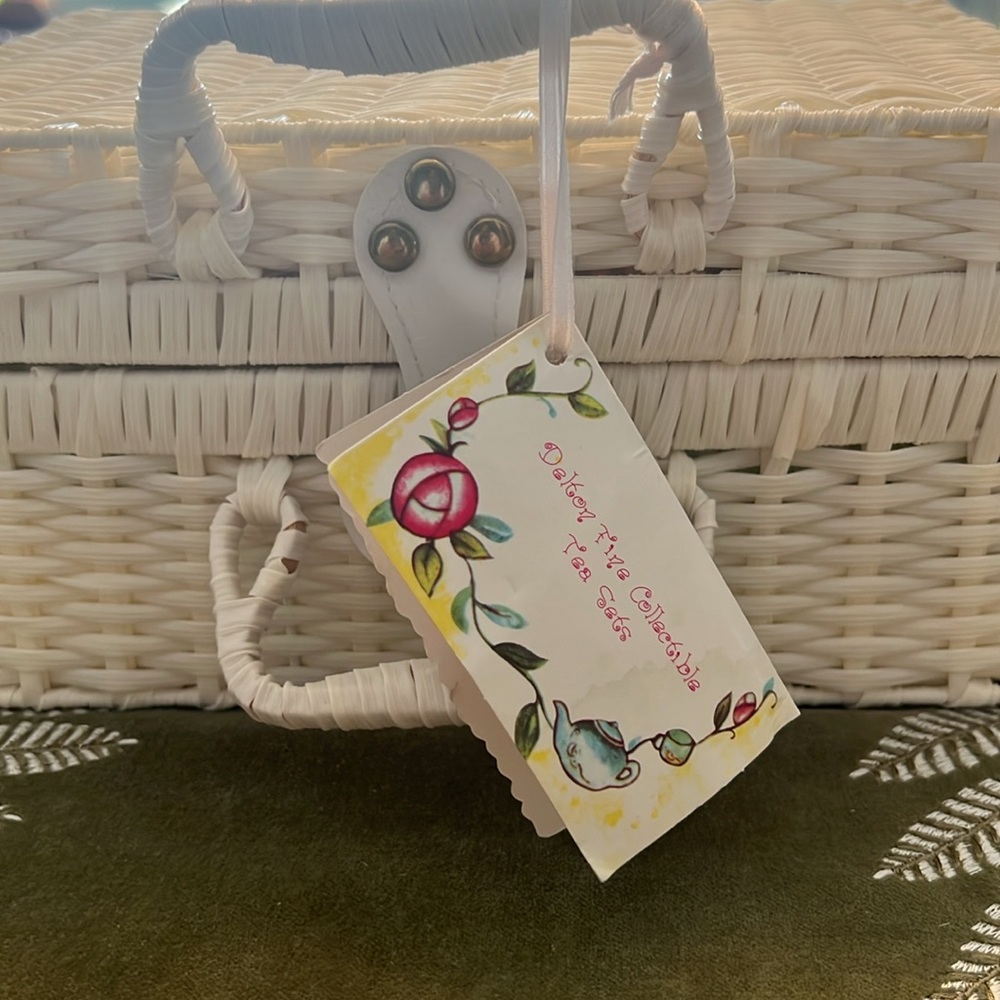 Vintage, MCM. ￼ children’s five and over, porcelain tea set, with basket. - Picture 12 of 13